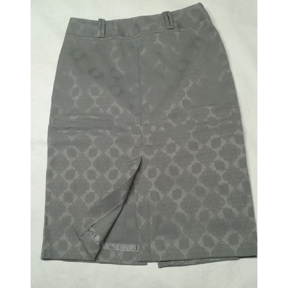 Worthington Gray Skirt size 6 petite